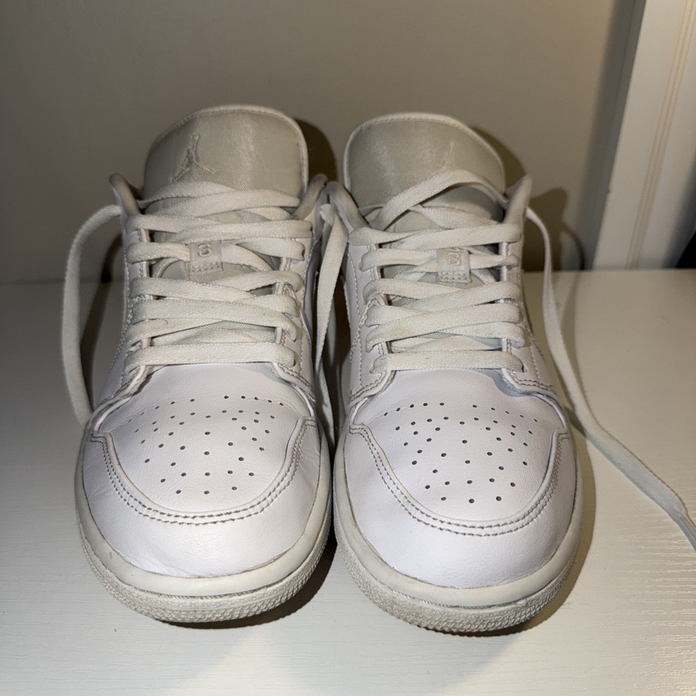 Nike Air Jordan 1 Retro Low Triple White AO9944-111 Women's Sneakers - Size 9